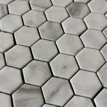 Cargar imagen en el visor de la galería, MOSAICO HEX CALACATTA ANTISLIP