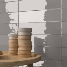 Cargar imagen en el visor de la galería, GRADIENT GREIGE GLOSS 7.5 X 30